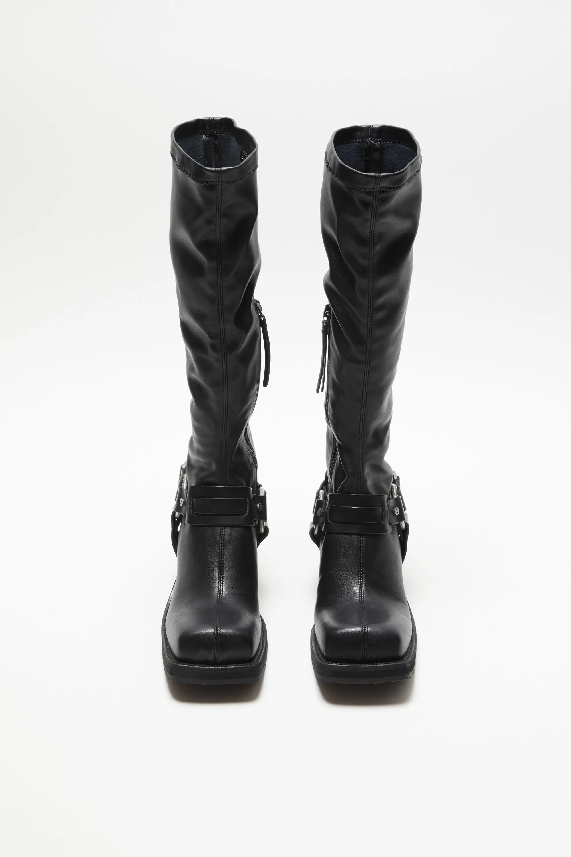 Pull-on buckle boots